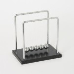 Kugelspiel mit Sockel, 18 cm